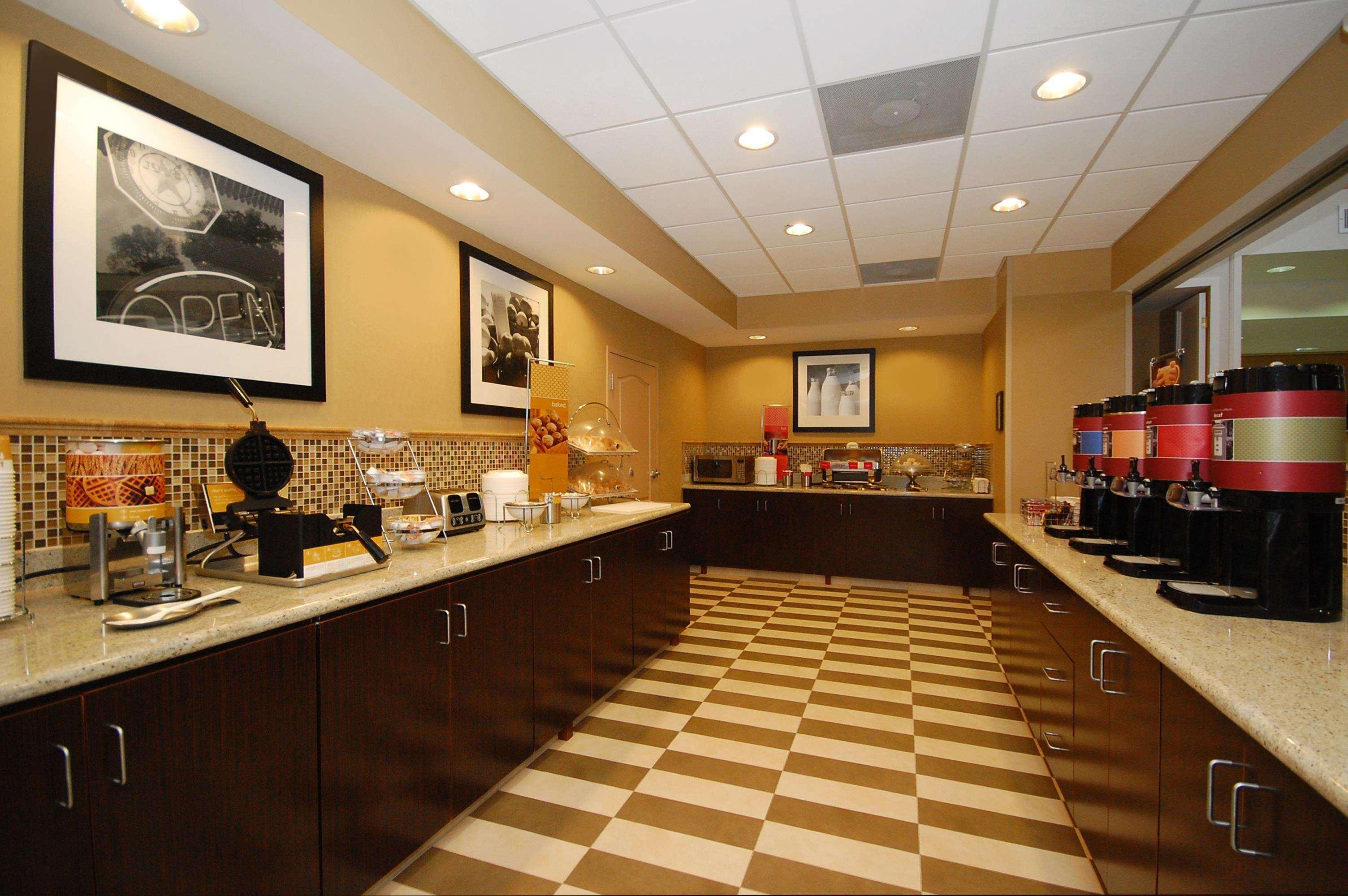 Hampton Inn Jackson/Flowood - Airport Area Ms Luckney Restaurant photo